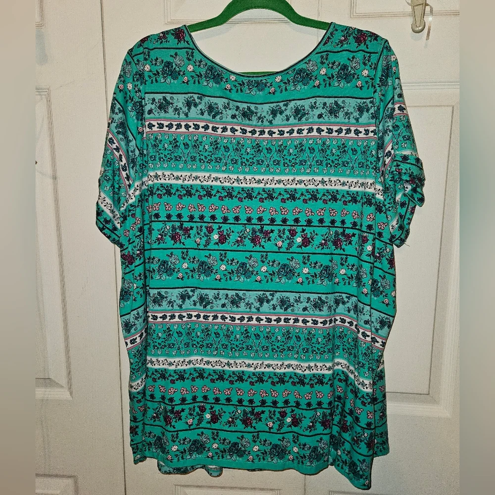 #492-Woman Within-Short-Sleeve Pintucked Henley Tunic Green PatternedSze. 26/28W - Picture 3 of 6